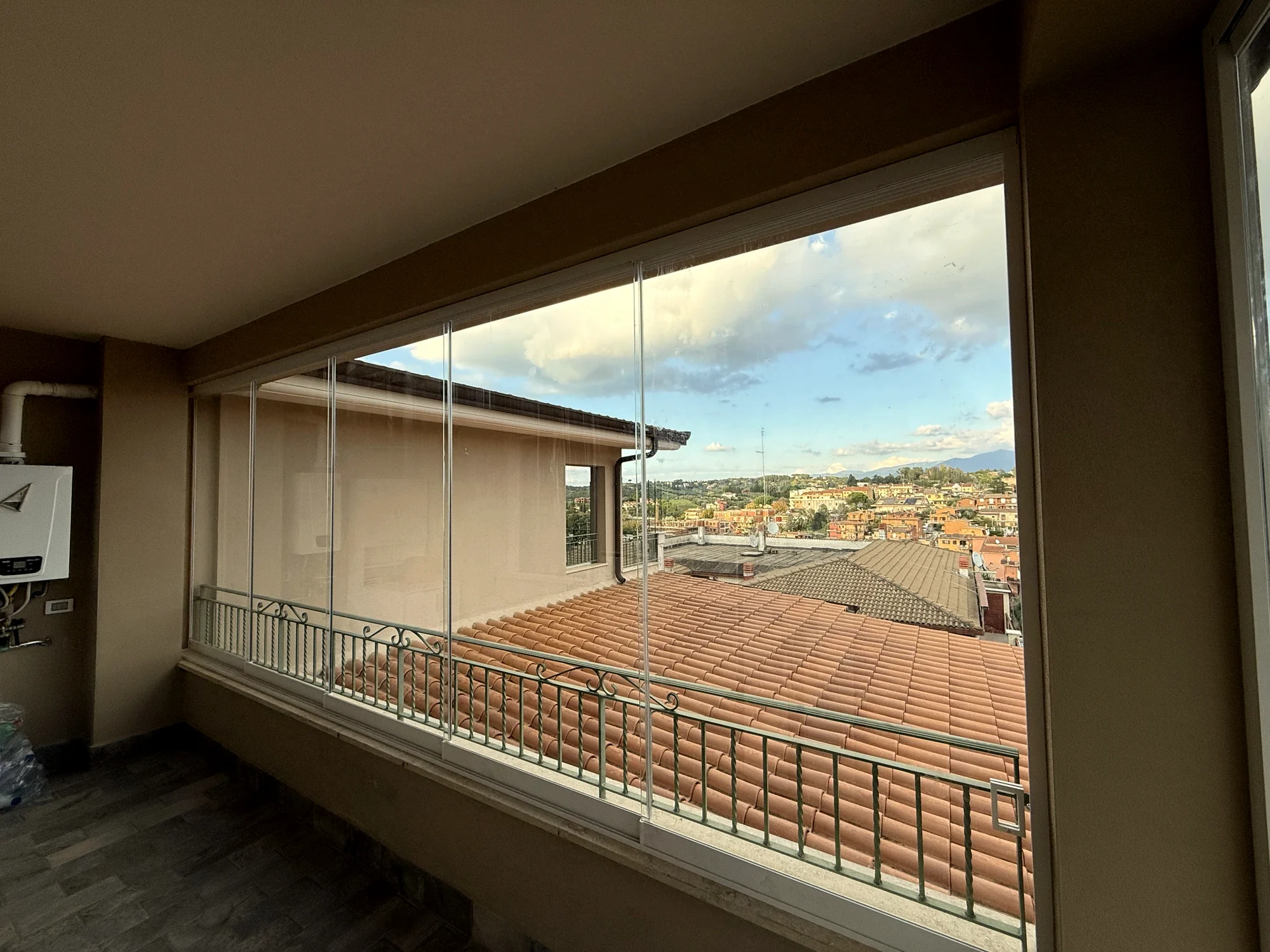 Attico Privato — Vetrata Panoramica Scorrevole per Balcone